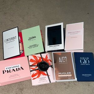 NWT Women’s Mini EAU DE PARFUM perfume spray bundle of 8 scents